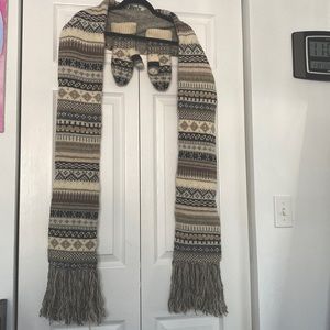 Wool scarf and mittens